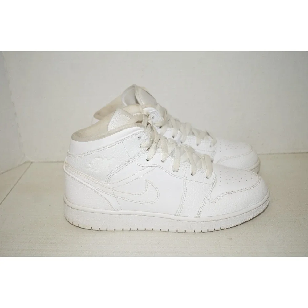 Nike Air Jordan 1 Mid GS Triple White 554725 130 Size 7Y